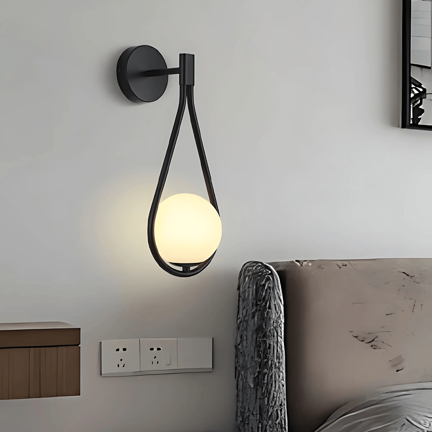 Droplet Gold Or Black Wall Light