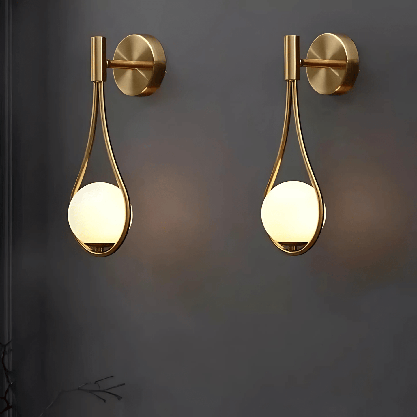 Droplet Gold Or Black Wall Light