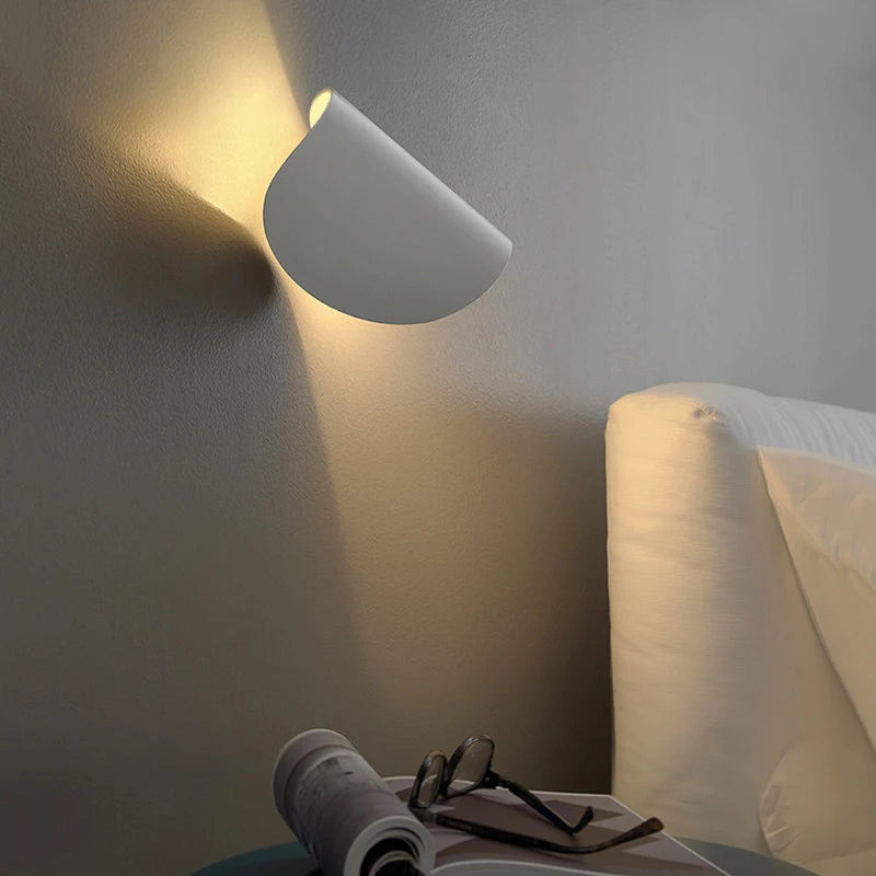 Rotating Twisting Curve Wall Light